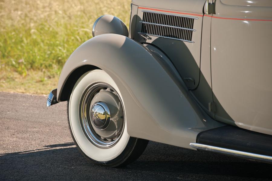  Ford DeLuxe Convertible Sedan 1936 года  (фото 15 из 20)